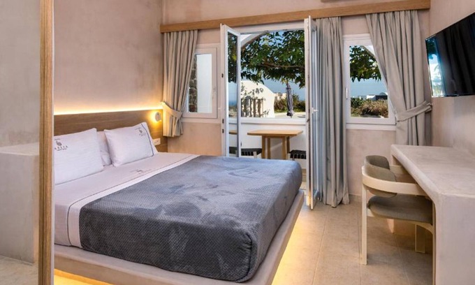 Karterados Apartment | BH583 - C - Suite Santorini