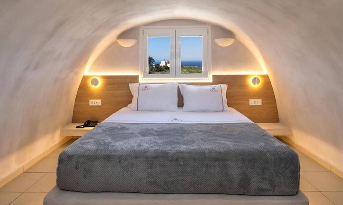 Karterados Apartment | BH589 - C - Suite Santorini