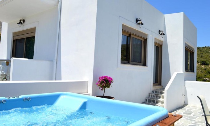 Psinthos House | Bianca Suite & Home