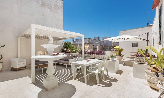 Trepuzzi House | Bianco Liberty by BarbarHouse