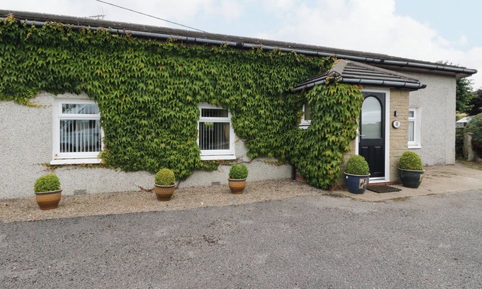Huntly Cottage | BIDE-A-WHILE, pet friendly, country holiday cottage in Aberchirder