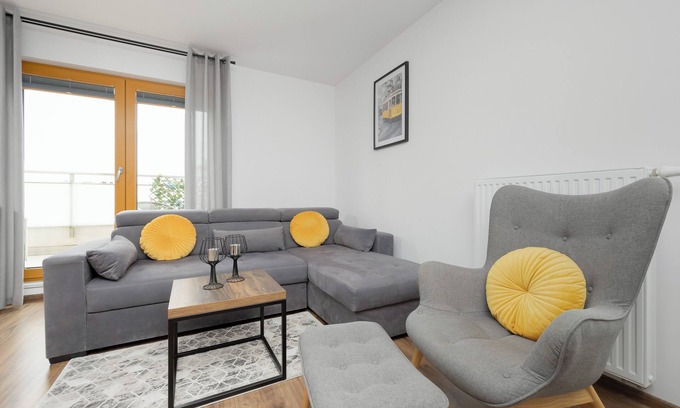 Konstancin-Jeziorna Apartment | Bielawska Loft Apartment by Renters