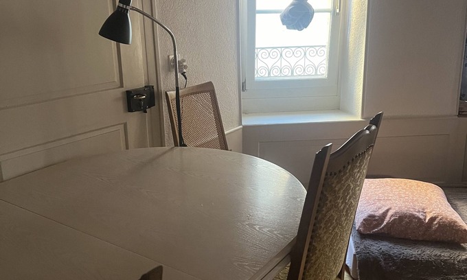 Biel Apartment | Bienne old town room with kitchen