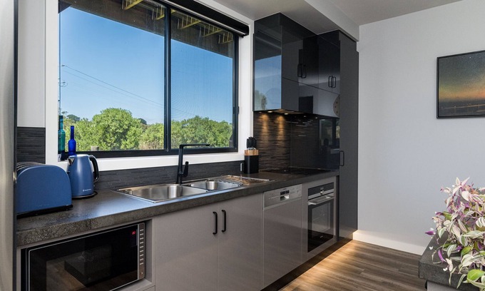 Wonthaggi Apartment | Bienvenida Apartments- (2) Diamonds