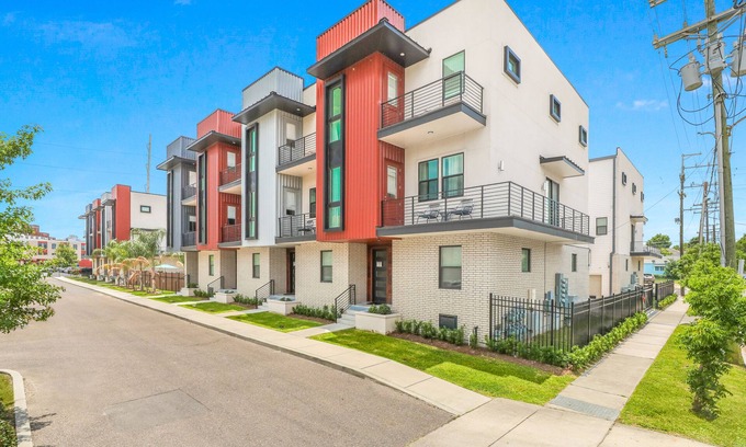 Mid-City Condo | Bienville 4BR Stunning Townhouses Mid City