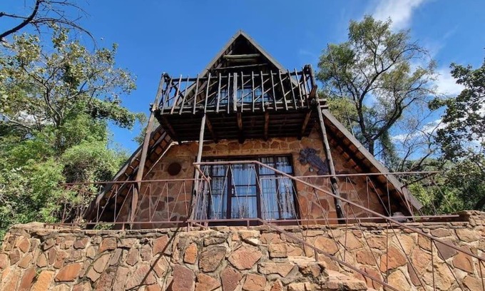 Buffelspoort Ski Chalet | Bietjie Bos Chalet