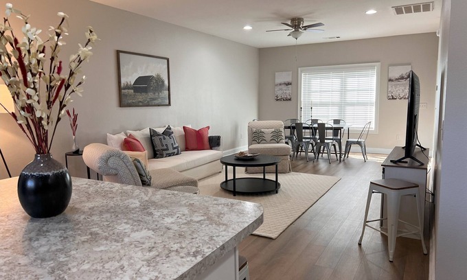 Auburn House | Big a s House; 4BR 4BA-games,golf,weddings