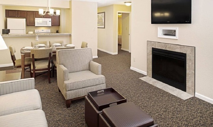 Berkeley Villa | Big and Beautiful 4 Bedroom 4 Bathroom Sleeps 12 Townhouse @ Powhatan Resort