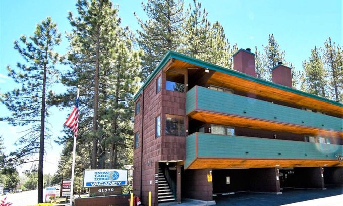 Big Bear Lake Resort | Big Bear Lake, New low price 1 Bdrm/2 Bath Condo over Christmas, Snow Lake Lodge