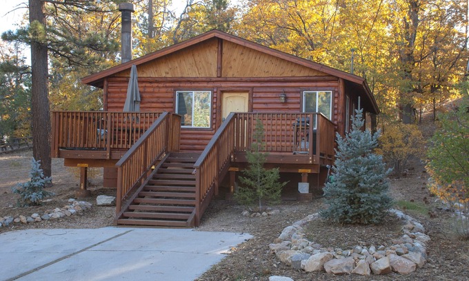 The Village House | Big Bear Mountain Escape! Walking to Village, Restaurants, Hiking/Biking Trails