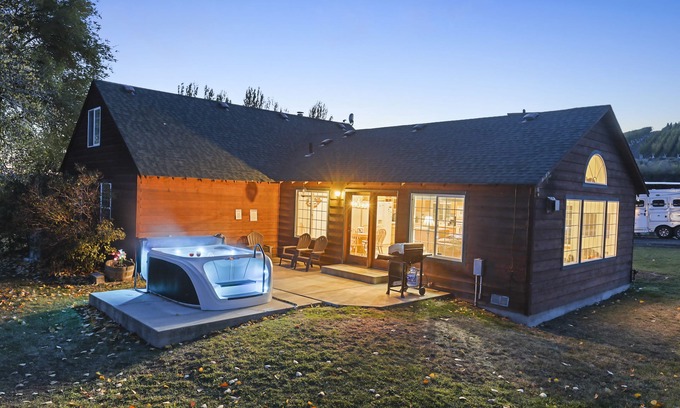 Yakima Cabin | Big Bear Ranch House