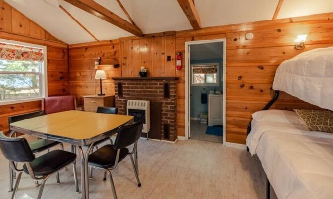 Holton Cottage | Big Blue Lake Cottages, LLC - Cottage #3