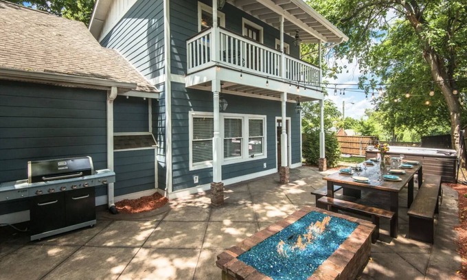 Shelby Hills House | Big Blue - Nashville's Premiere Home for Groups