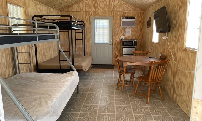 Clarendon County Cabin | Big Cabin 1 at Elliott's Campground at the Upper End of Lake Marion in Rimini SC