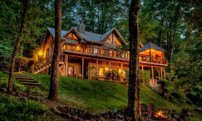 Cherry Log Cabin | Big Canoe Lodge- Hot Tub | Screened Porch | Outdoor Fireplace & Fire Pit | Aska Area