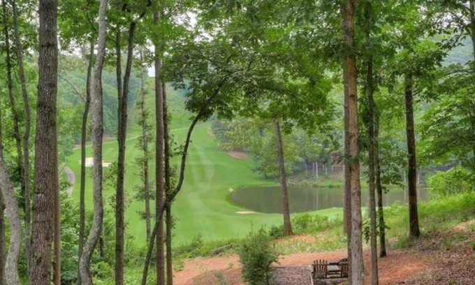 Big Canoe House | Big Canoe's most tranquil Golf & Mountain View