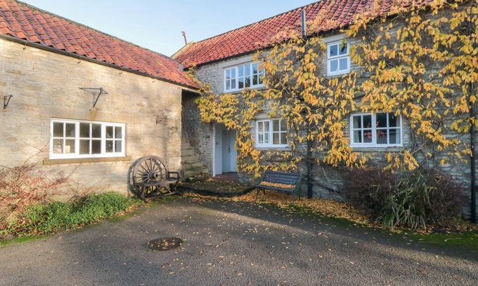 Fadmoor Cottage | BIG COTTAGE, pet friendly, character holiday cottage in Fadmoor