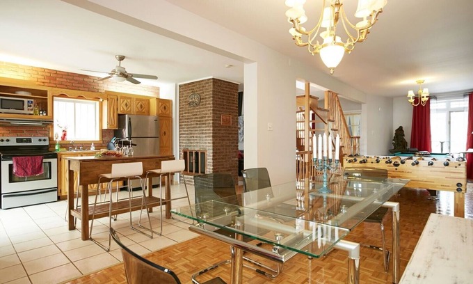 Cote-Saint-Paul House | Big Cozy House 5 bedrooms close to downtown