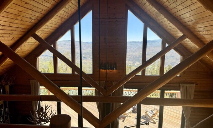 Edwards House | Big Dipper Mountain Retreat