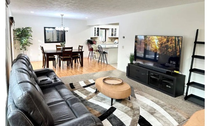 Wyoming House | Big Discount! Grand Rapids Big & luxury home