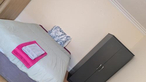 West Bridgford House | big double bedroom near football and cricket ground and railwaystation 59