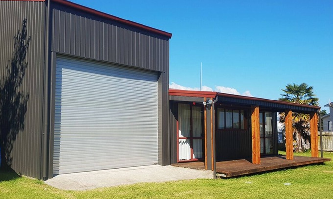 Te Kaha House | BIG FISH BACH close to beaches and excellent fishing