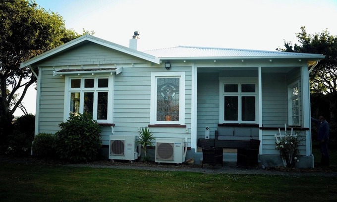 Waimatuku House | Big Fully Equipped 3BR Near Beach & 12 min to Town. Very Quiet. No Neighbours!