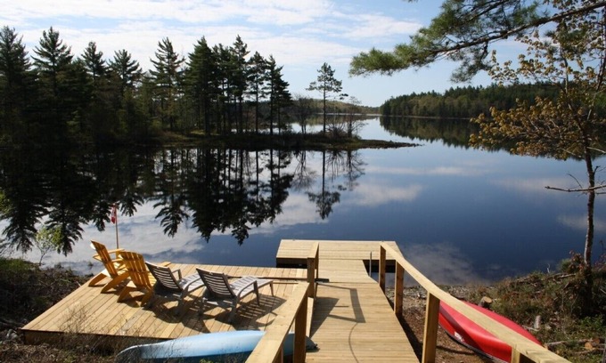 Queens House | Big ground, direktly at the lake, beautiful sunrises, nature pure