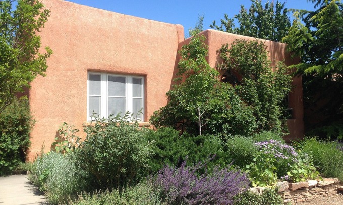 South Capitol House | Big Historic Home in Heart of Old Santa Fe, Quiet, Hot Tub,Private Walled Patio.