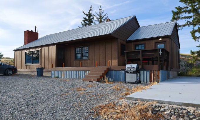 Glen House | Big Hole River Property — River House