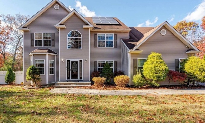 Yaphank House | BIG home with hot tub, sleeps 10 guests
