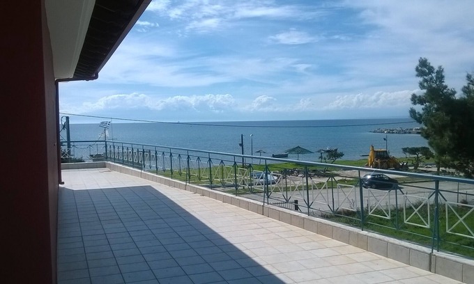 Thermaikos House | Big house (170m),20m to beach,view to Olympus,near to Thessaloniki airport