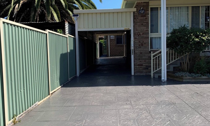 Wakeley House | Big house 6 bedrooms, free parking