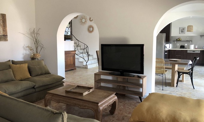 Aleria House | Big house