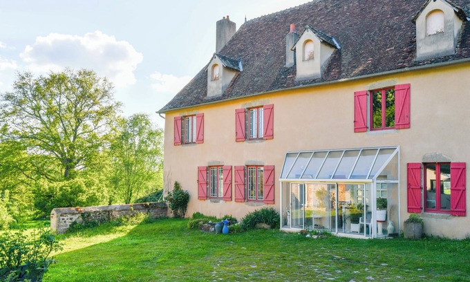 Betete House | Big house in the middle of the countryside