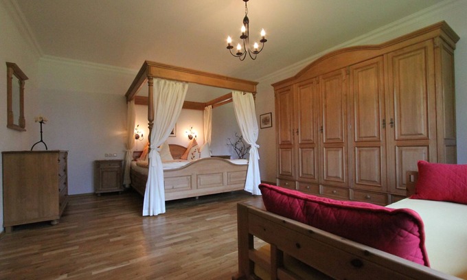 Sarstein House | Big house on the farm