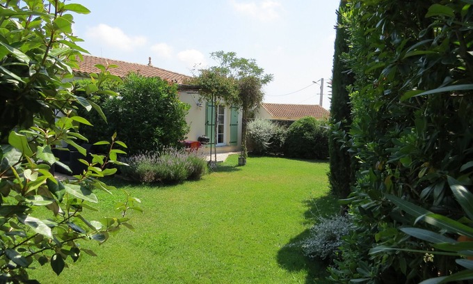 Pomerols House | Big independent house with garden and swimming pool