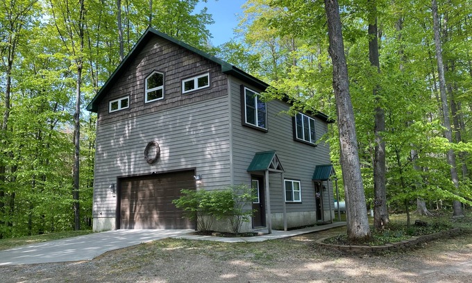 Gaylord Cabin | Big Lake Cabin with Hot Tub/Kayaks/Ping Pong/Cable