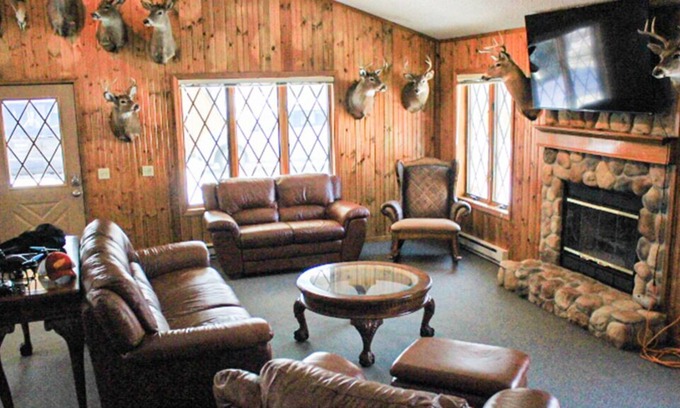 Au Gres House | Big Lodge Sleeps 10, for family /Hunt & Fish - Private Dock w/ Lake Huron Access