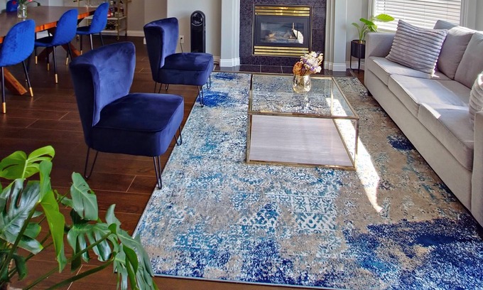 Fleetwood House | Big Luxurious House in Surrey with Private Backyard across a beautiful Park