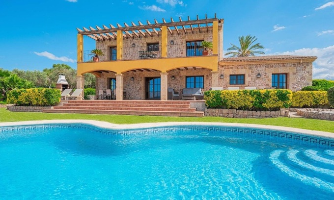Alcudia Villa | Big luxury villa with private swimming pool located between Alcudia and Pollensa