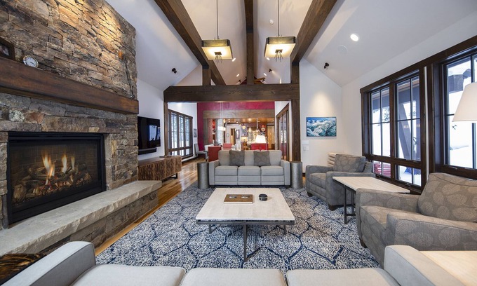 Baldy Mountain House | BIG, most luxurious 4BR in Breck,1.5 miles to town