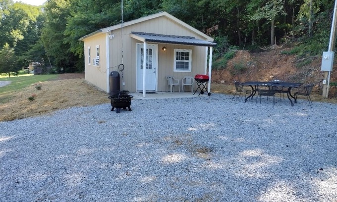 Ashley Oaks Cabin | Big Mountain Cabins with direct access to Windrock ATV Park