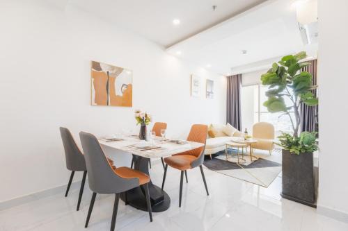 Phuong 8 Apartment | Big Promo 20% Luxury 2BR Apt - City Skyline View