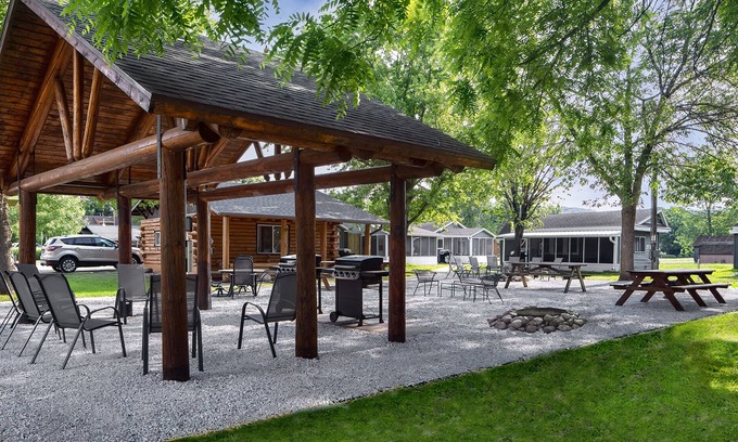 Buffalo City Cabin | Big River Escape Riverside Cabins