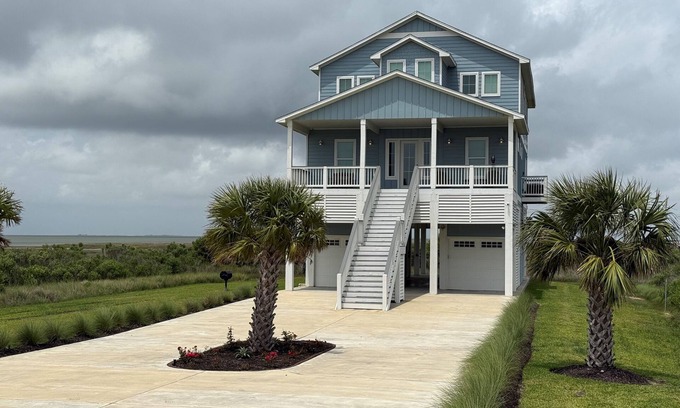 Red Fish Cove House | Big Rooms and Big Views! Amazing bay views and family fun on the West End