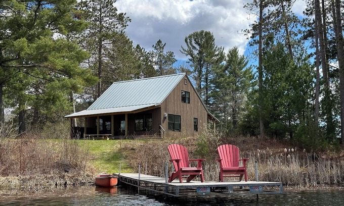 Hayward Cabin | Big Sisu - Newly Remodeled Nordic Hideaway on Silverthorn Lake