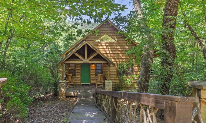 Helen Cabin | Big Sky - A Couple's Luxury Cabin with Spectacular Views of Yonah Mountain