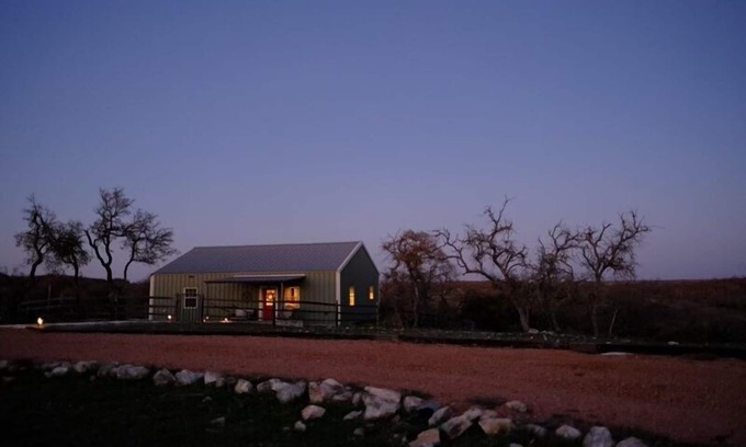 Doss House | Big Sky Guest House - Enjoy the stars in Fredericksburg, TX!