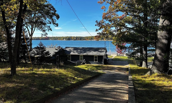 Baldwin Cottage | Big Star Lake Waterfront 4-bedroom cottage